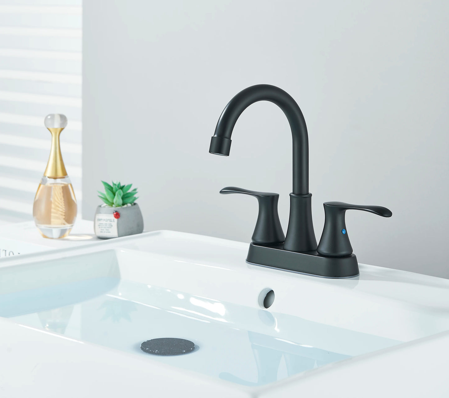 Suguword Dual Handle Deck Mounted Bathroom Faucet Hot Cold Water